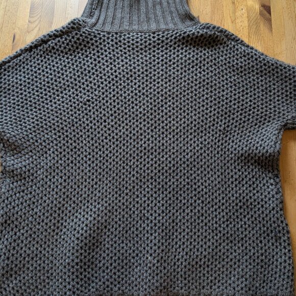 VINCE Wool Yak Turtleneck Chunky Knit Sweater Wmns Lg Long Sleeve Gray Cabin - Picture 13 of 13
